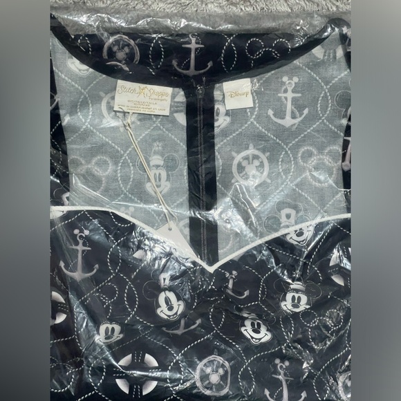 NWT Loungefly/The Stitch shoppe Disney’s Steamboat Mickey and Willie size 2X - Picture 7 of 12